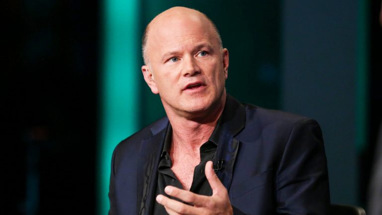 Novogratz: Dangerous Time to Be in Stocks, Bitcoin Has More Upside Than Gold